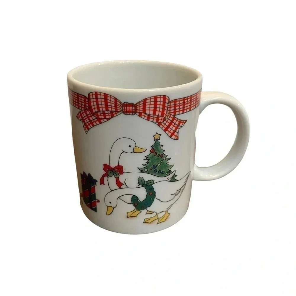 Anchor Hocking Vintage Christmas 10oz Coffee Tea Mug Plaid Ribbon Geese Tree